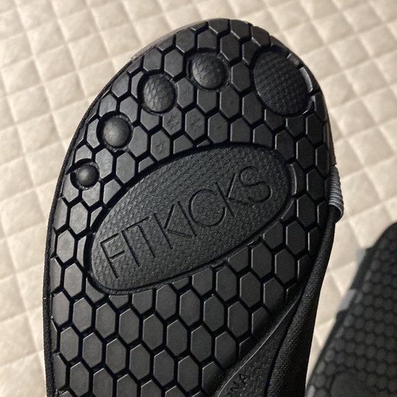 Fitkicks yoga or barre shoes size 8.5-9. - Picture 3 of 4